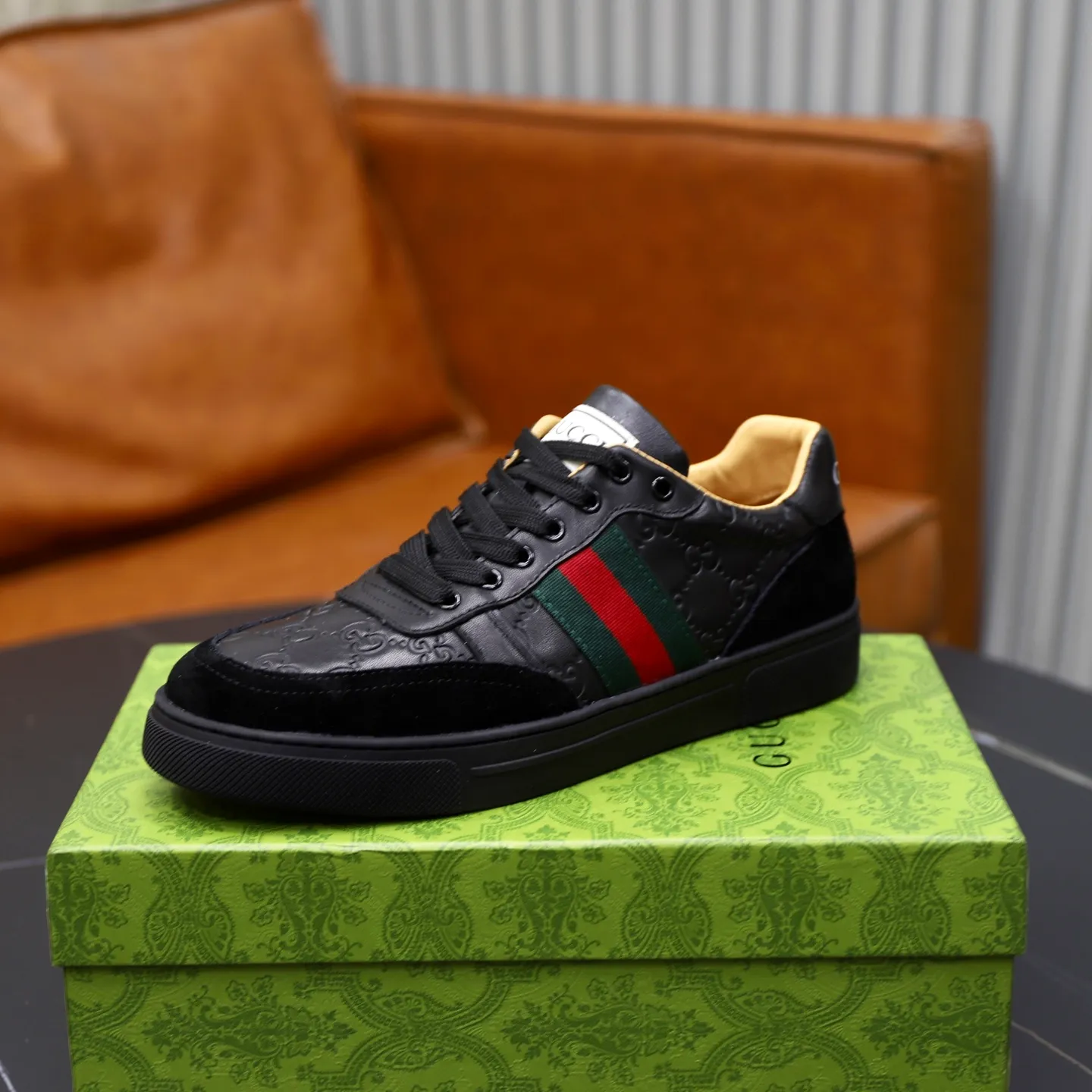 Ex-factory price: 440💰🙅‍♂️🙅‍♂️🙅‍♂️ Brand: GUCCI Standard code: 38-44 (45 customized) Grade: Same as the official website Material: Original leather splicing Comfortable and breathable sheepskin lining Original wear-resistant outsole Style category: Men's fashionable casual shoes Running sneakers Distinguished luxury brand elements Top luxury Color: actual picture color